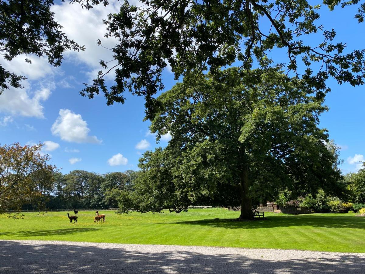 Singleton Lodge Country House Hotel Poulton-le-Fylde Esterno foto